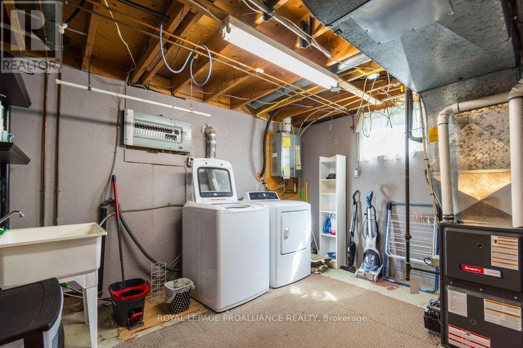 590 Victoria Avenue, Belleville, Ontario  K8N 2G9 - Photo 25 - X12175736