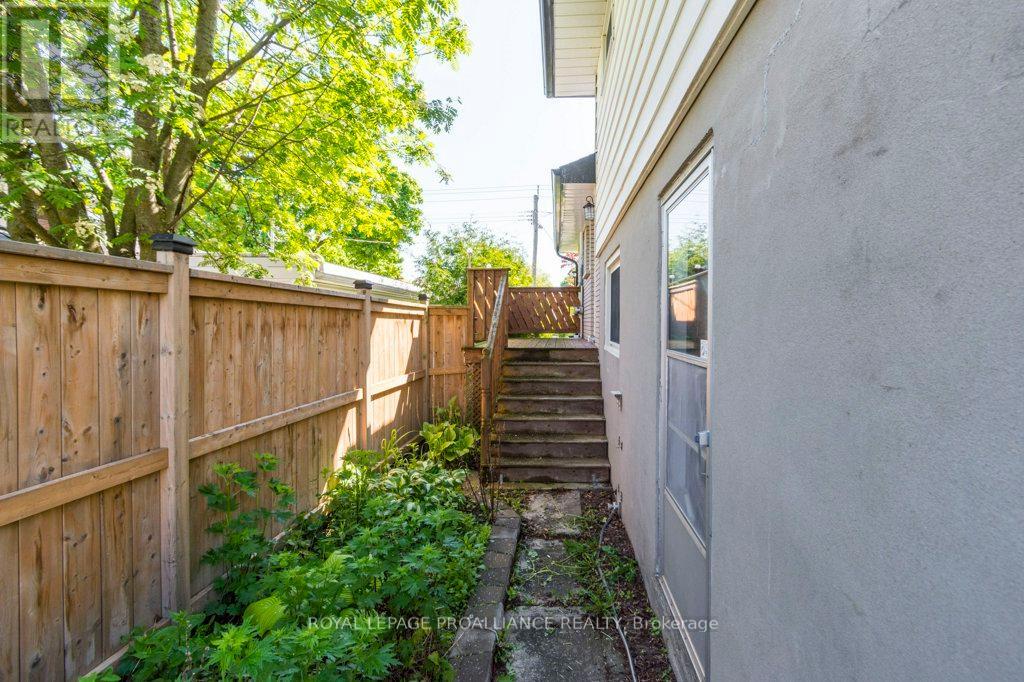 590 Victoria Avenue, Belleville, Ontario  K8N 2G9 - Photo 29 - X12175736