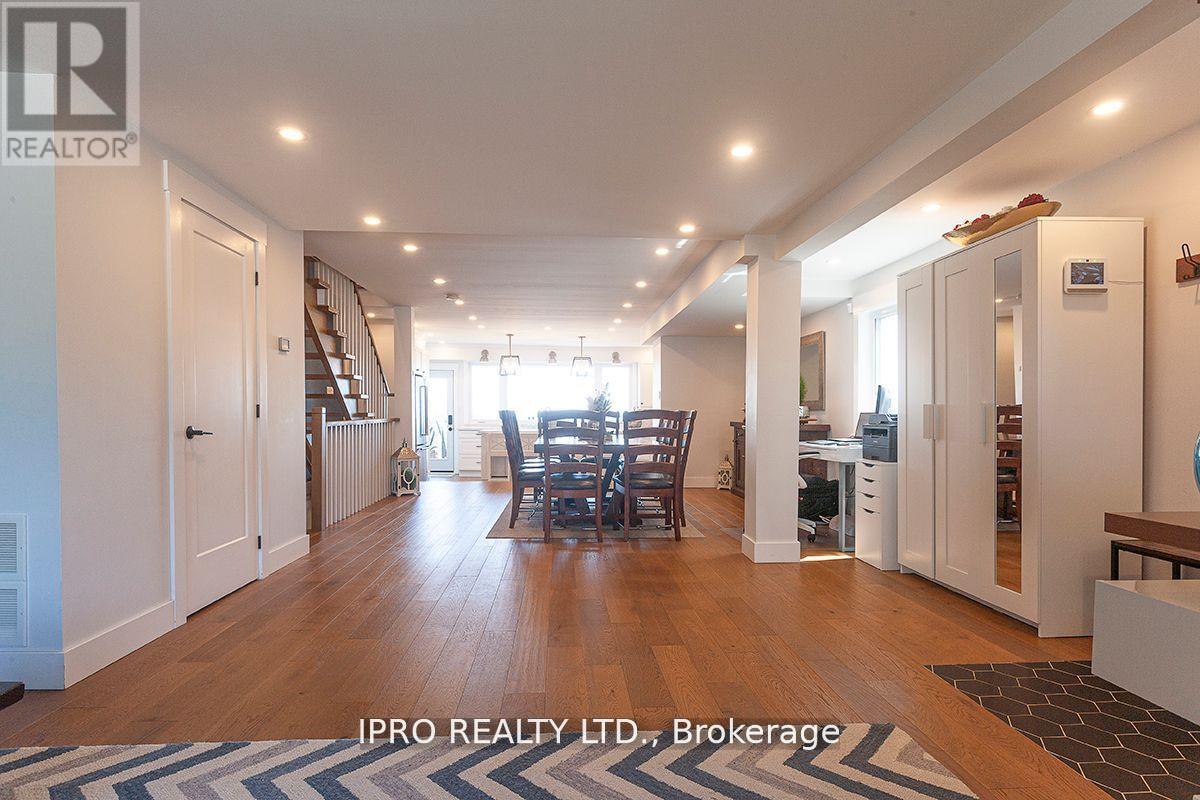 510 Richey Crescent, Mississauga, Ontario  L5G 1N4 - Photo 5 - W12072420