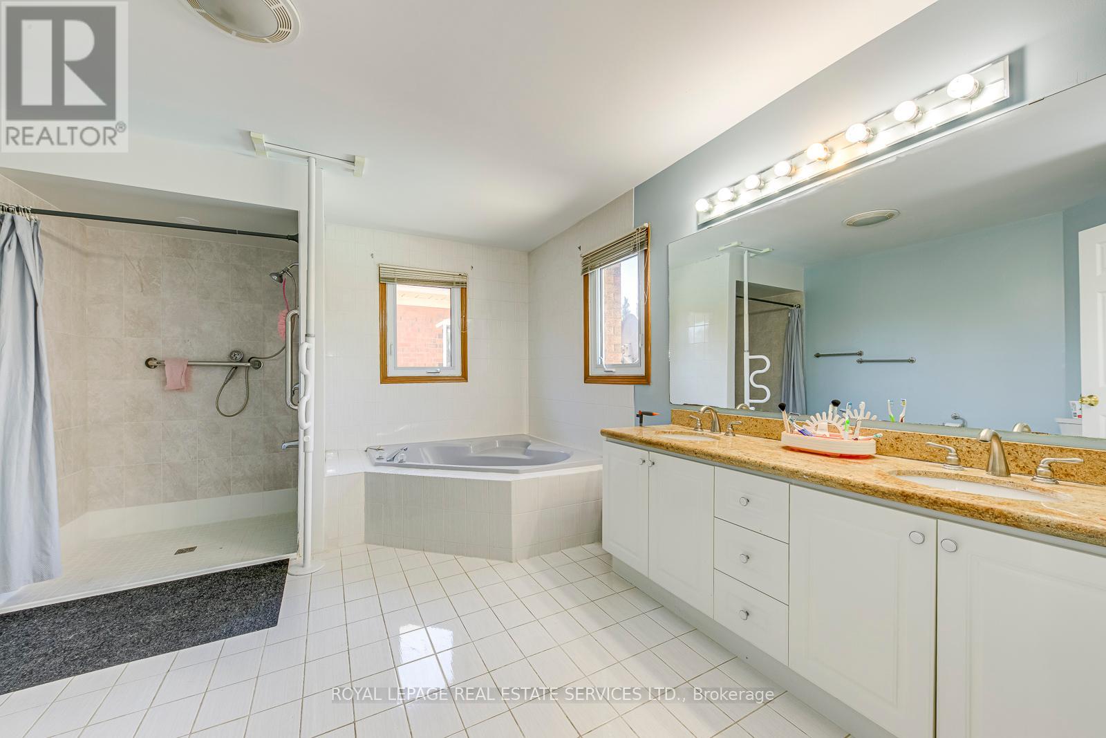 5464 Elgar Court, Mississauga, Ontario  L5M 5C9 - Photo 21 - W12175533
