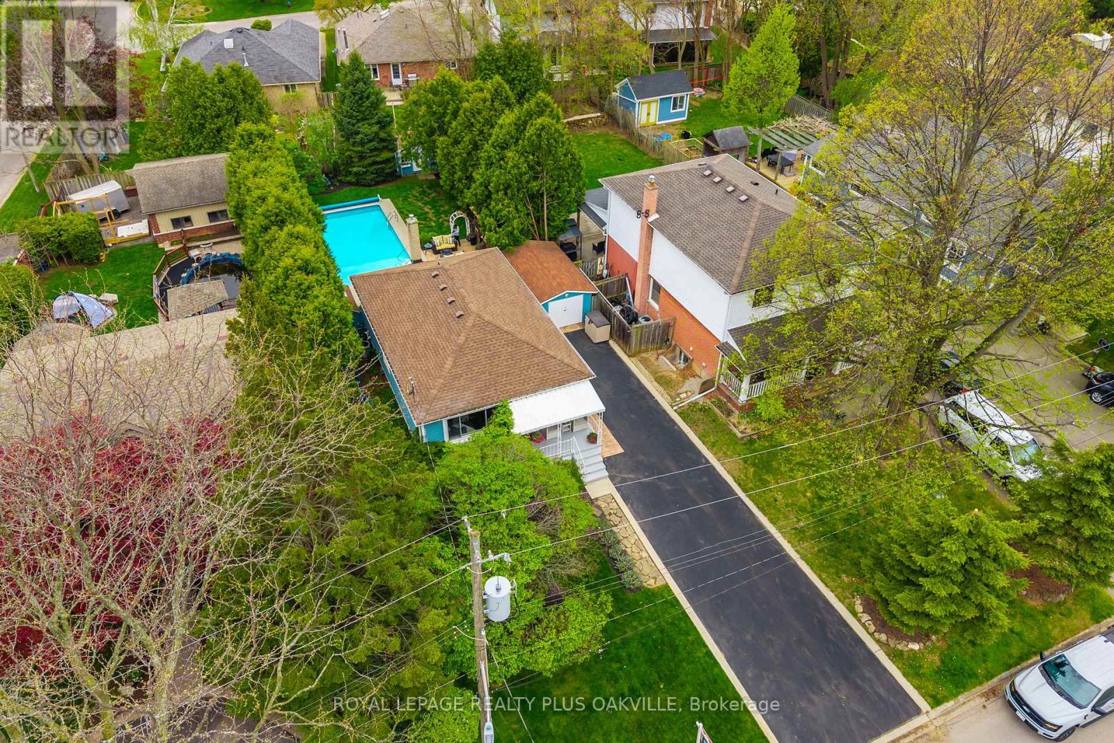 548 Regina Drive, Burlington, Ontario  L7S 1L6 - Photo 46 - W12149252