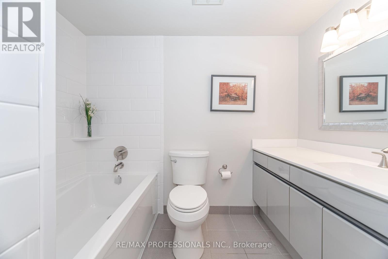 410 - 1 Palace Pier Court, Toronto (Mimico), Ontario  M8V 3W9 - Photo 17 - W12175545