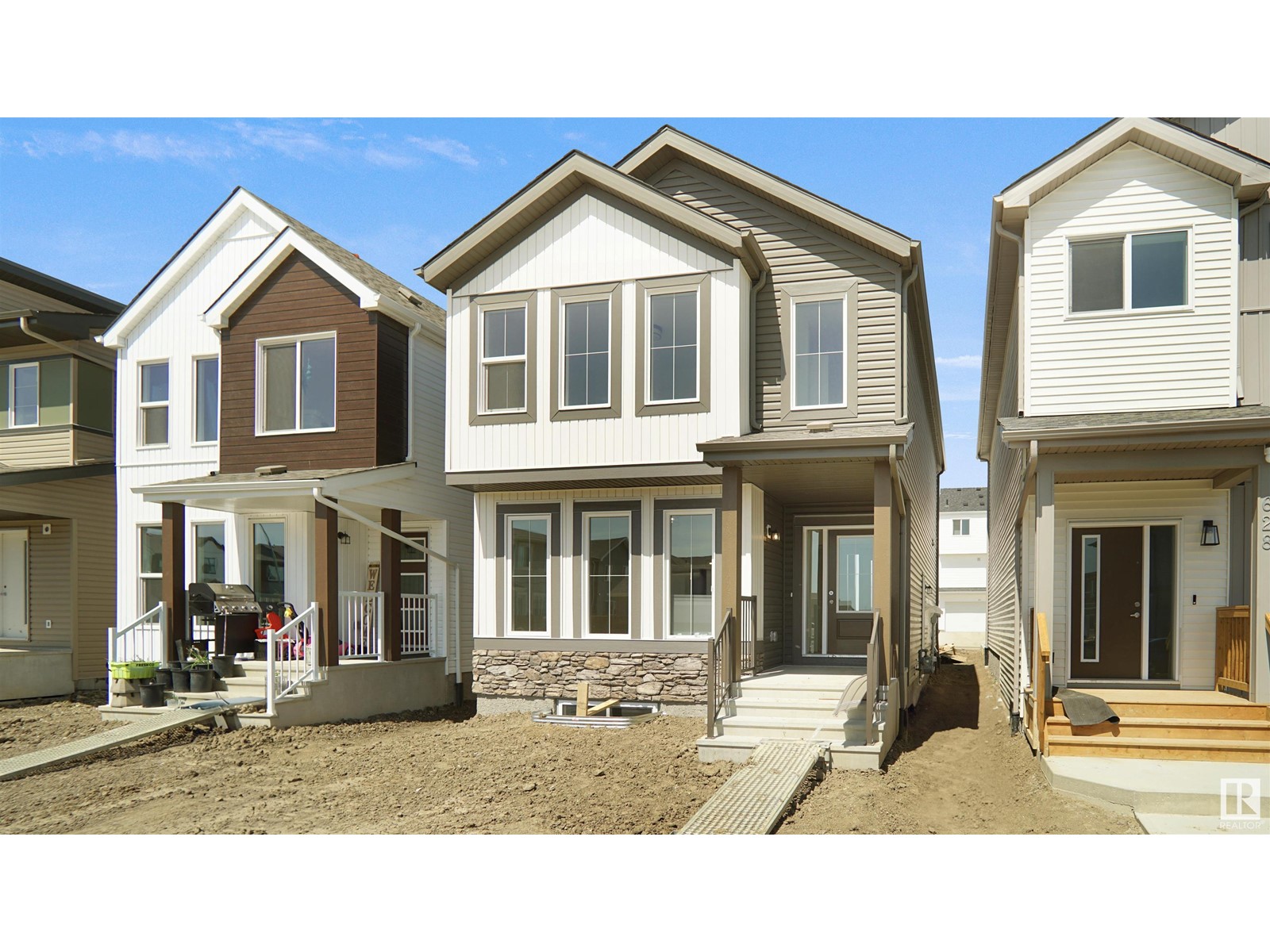 Property at 69 WESTPARK DR image 3