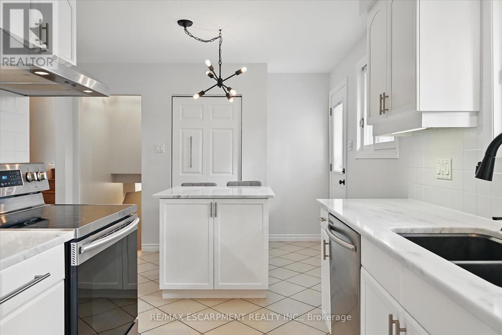 3409 Putter Place, Burlington, Ontario  L7N 2P3 - Photo 18 - W12175570