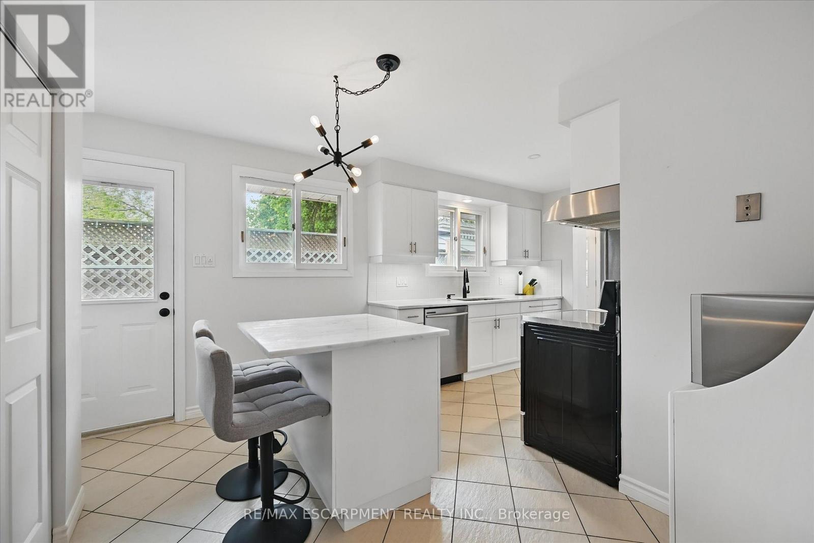 3409 Putter Place, Burlington, Ontario  L7N 2P3 - Photo 19 - W12175570