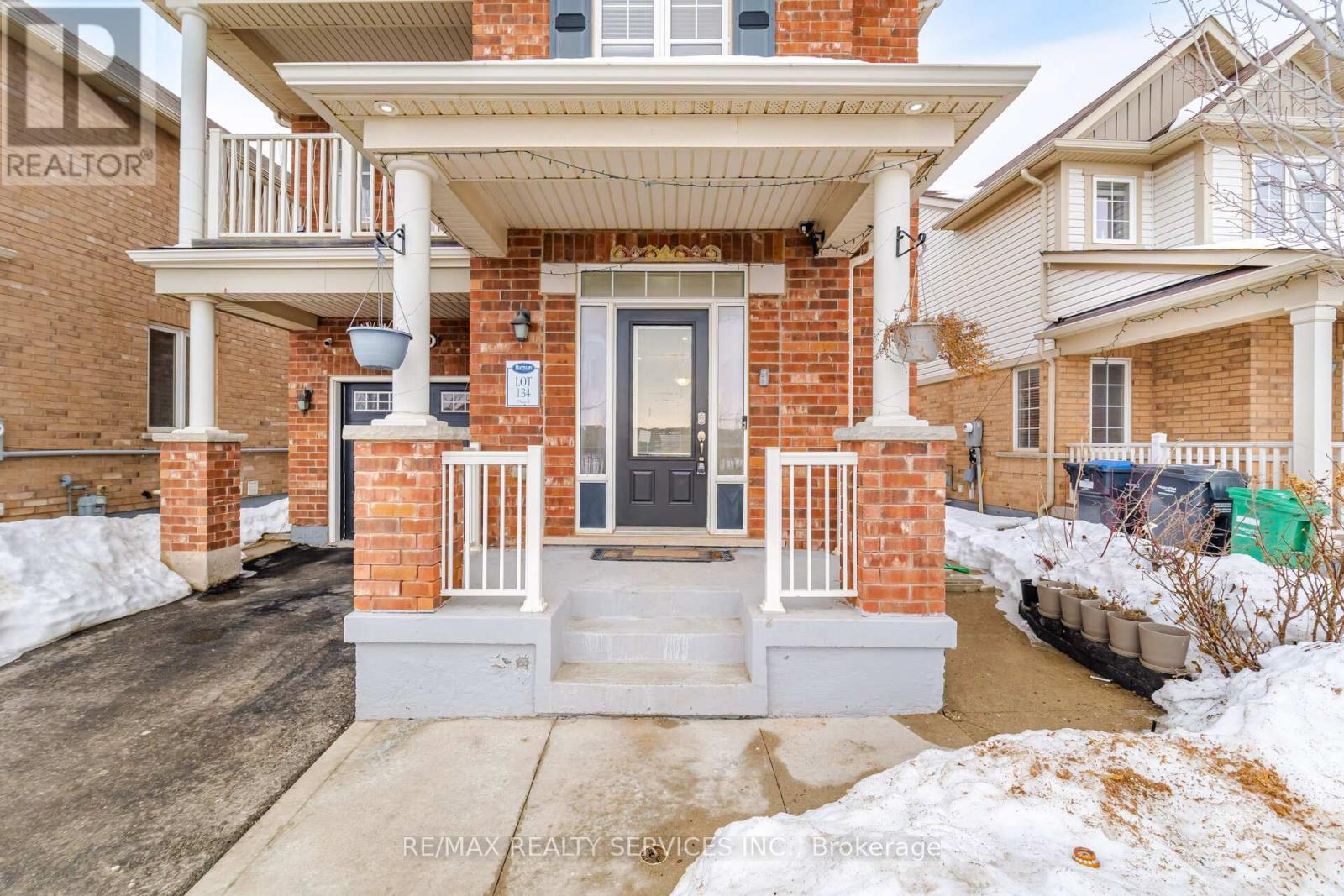29 Bonsai Lane, Brampton, Ontario  L7A 0T9 - Photo 3 - W12175579