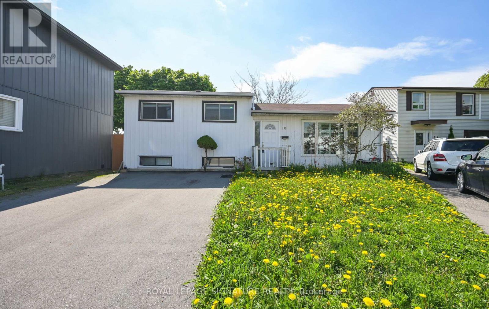 10 HEATHERSIDE COURT, Brampton, Ontario