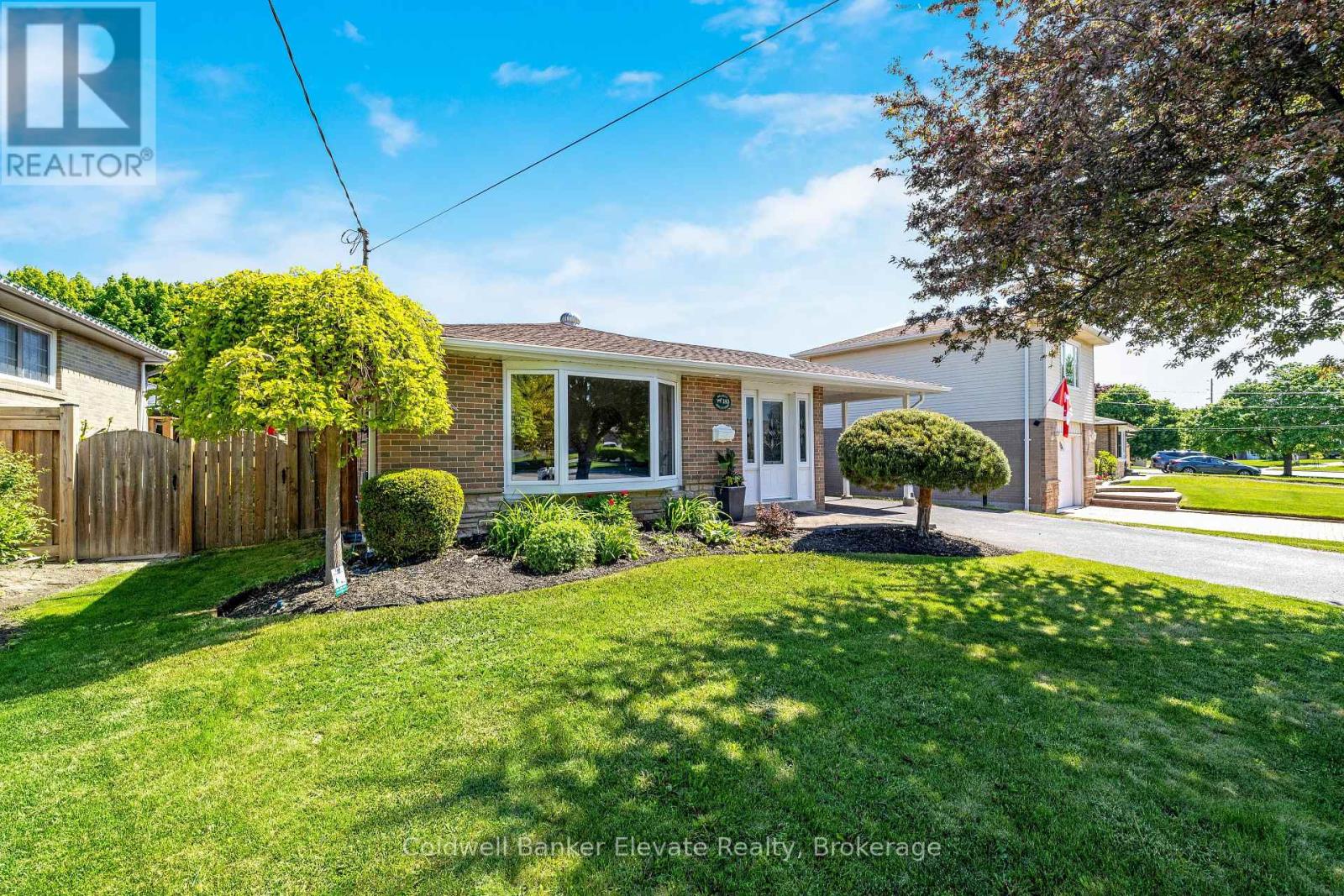 183 Delrex Boulevard, Halton Hills, Ontario  L7G 4E4 - Photo 1 - W12175626