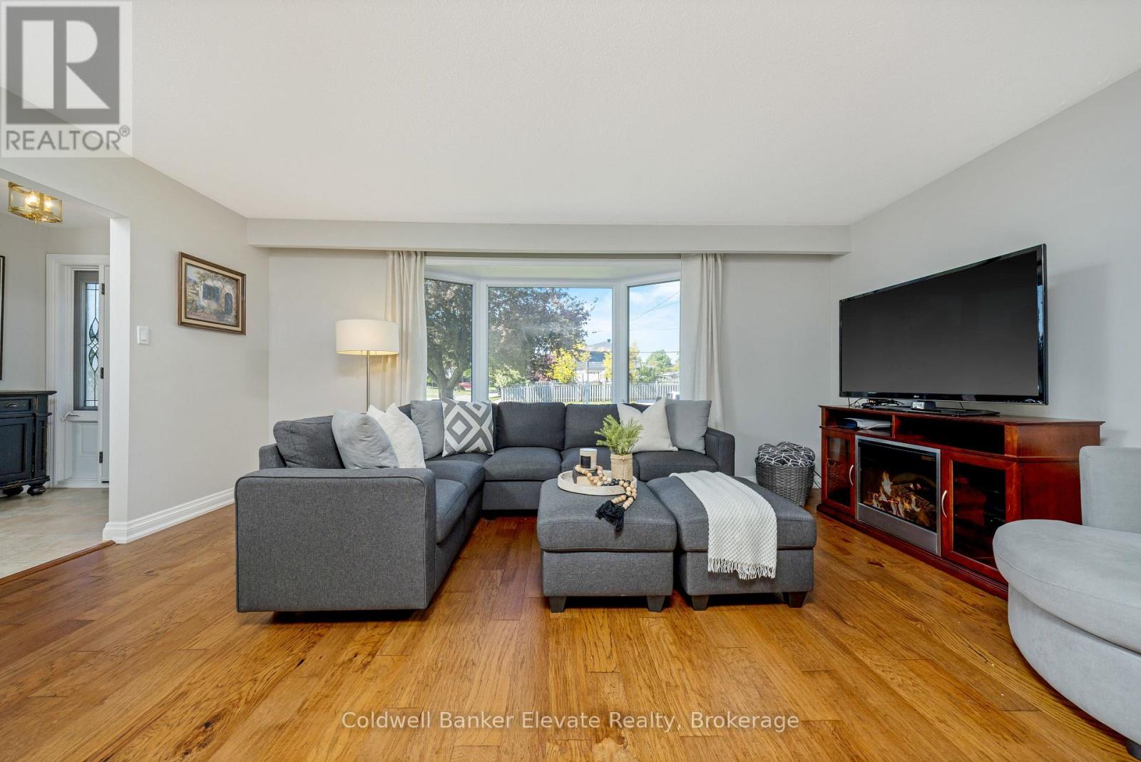 183 Delrex Boulevard, Halton Hills, Ontario  L7G 4E4 - Photo 12 - W12175626