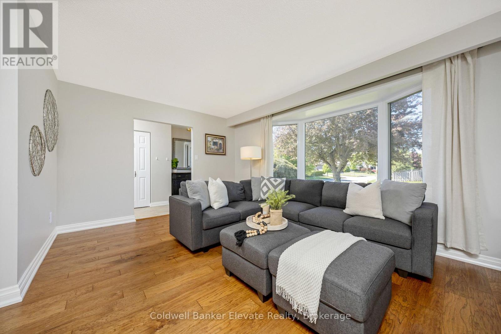 183 Delrex Boulevard, Halton Hills, Ontario  L7G 4E4 - Photo 13 - W12175626