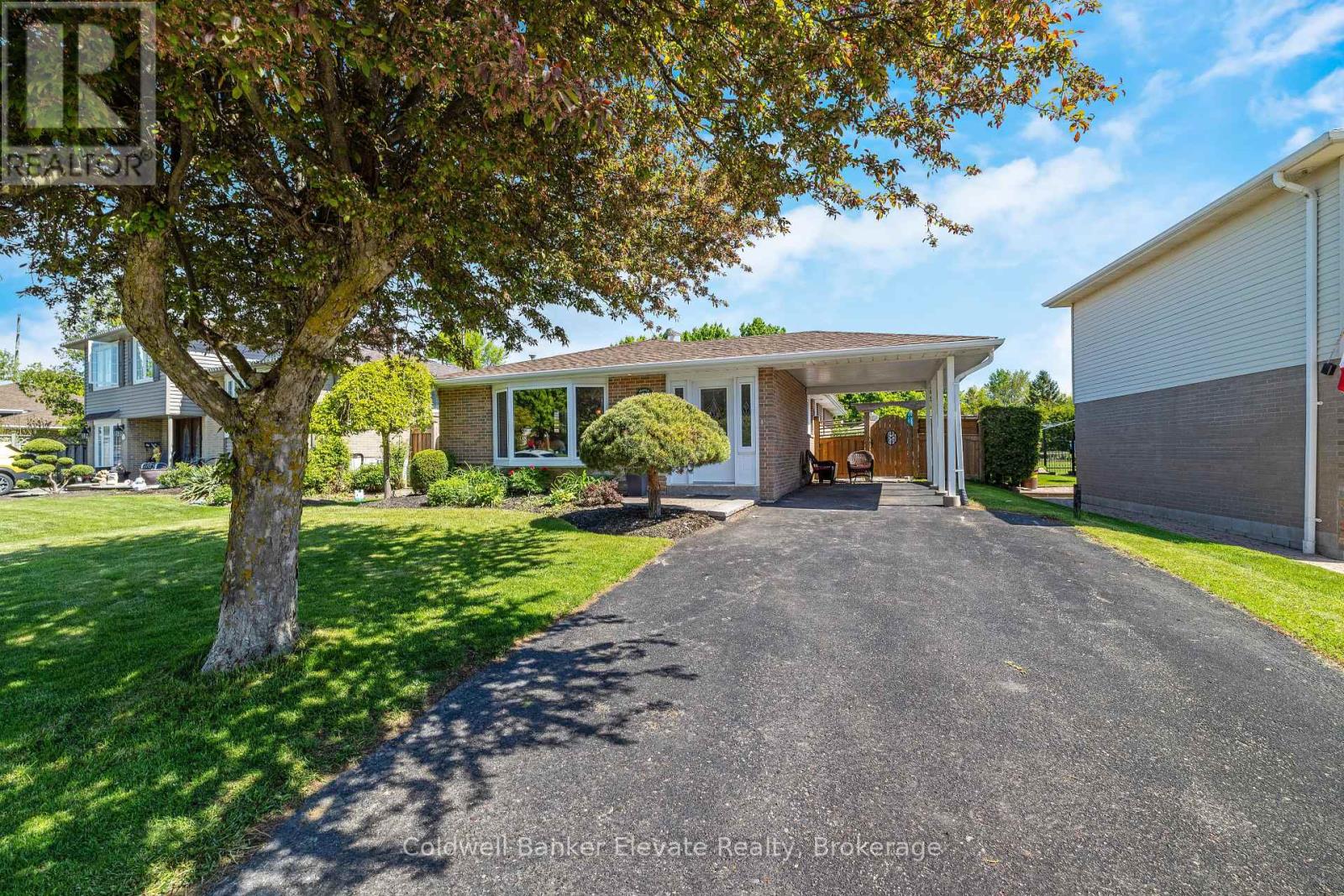 183 Delrex Boulevard, Halton Hills, Ontario  L7G 4E4 - Photo 4 - W12175626