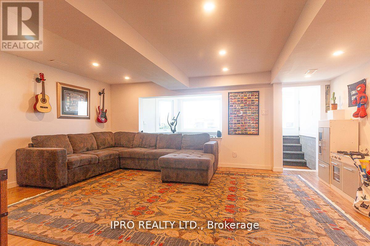 510 Richey Crescent, Mississauga, Ontario  L5G 1N4 - Photo 31 - W12072420