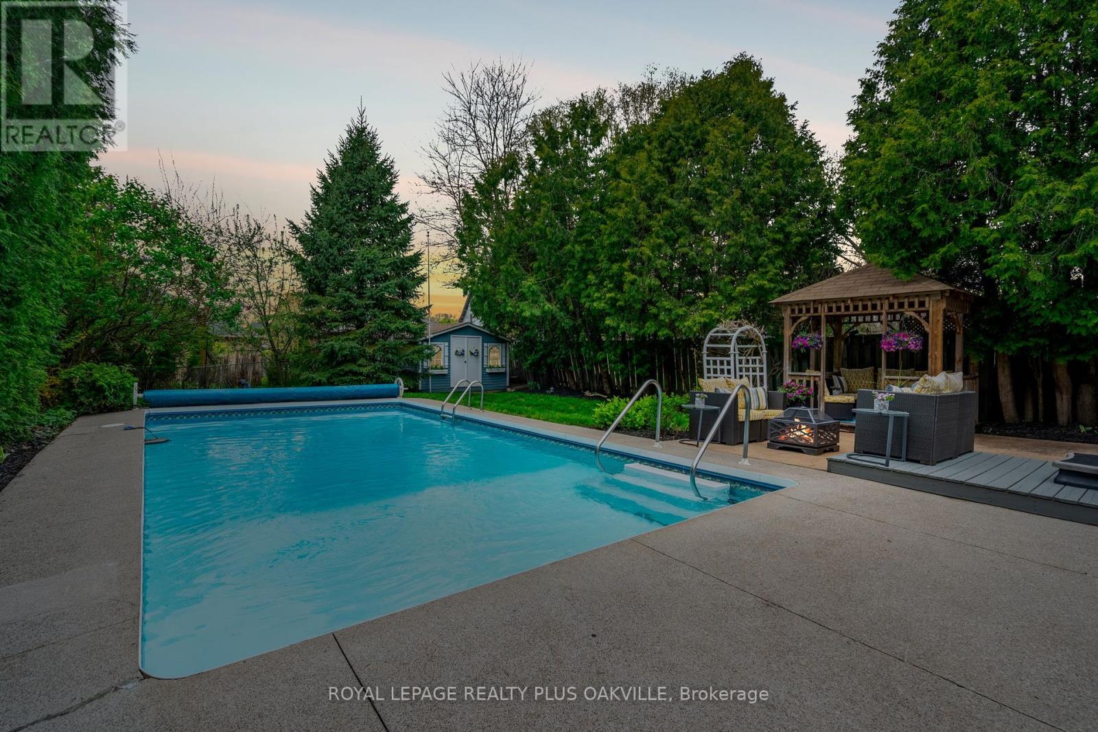 548 Regina Drive, Burlington, Ontario  L7S 1L6 - Photo 43 - W12149252