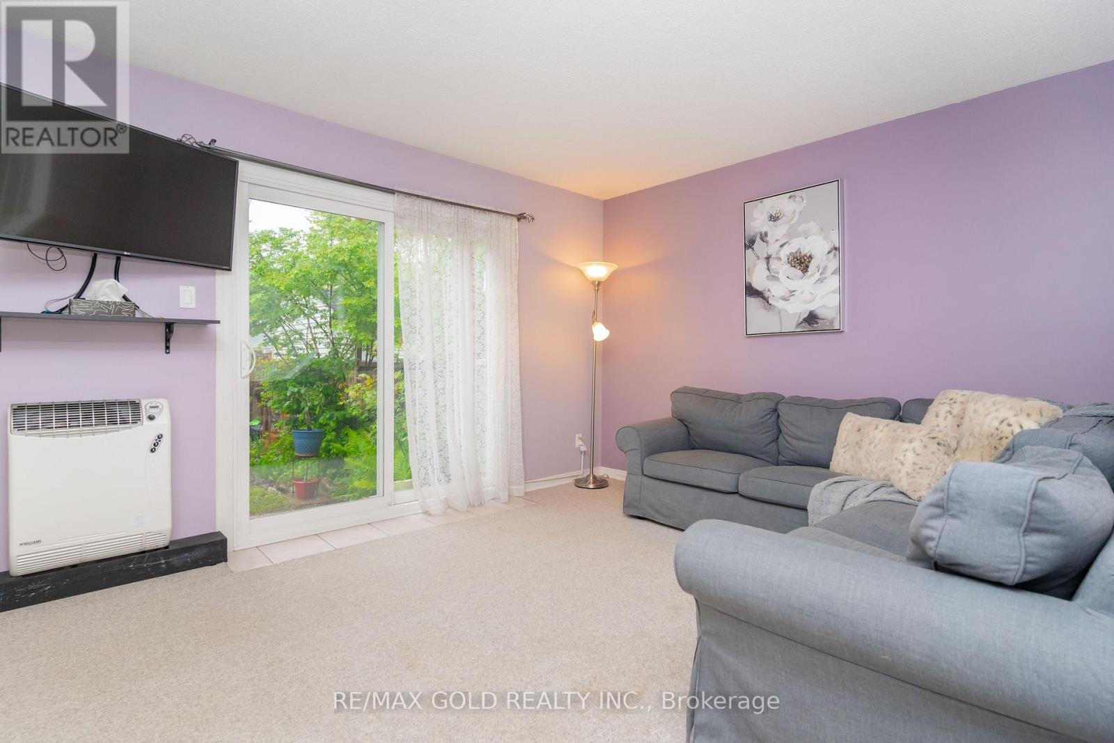 16 Gatsby Square, Brampton, Ontario  L6S 2H4 - Photo 7 - W12168609