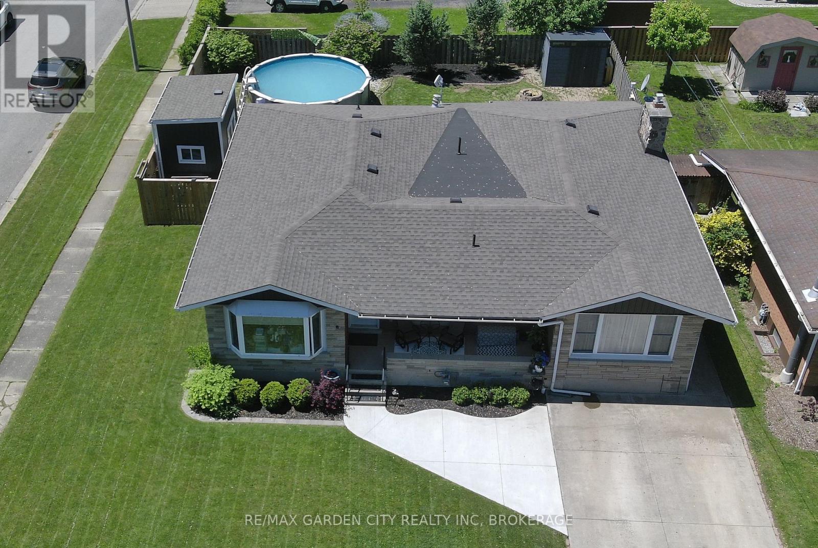 Property at 40 MEMORIAL PARK DRIVE image 2