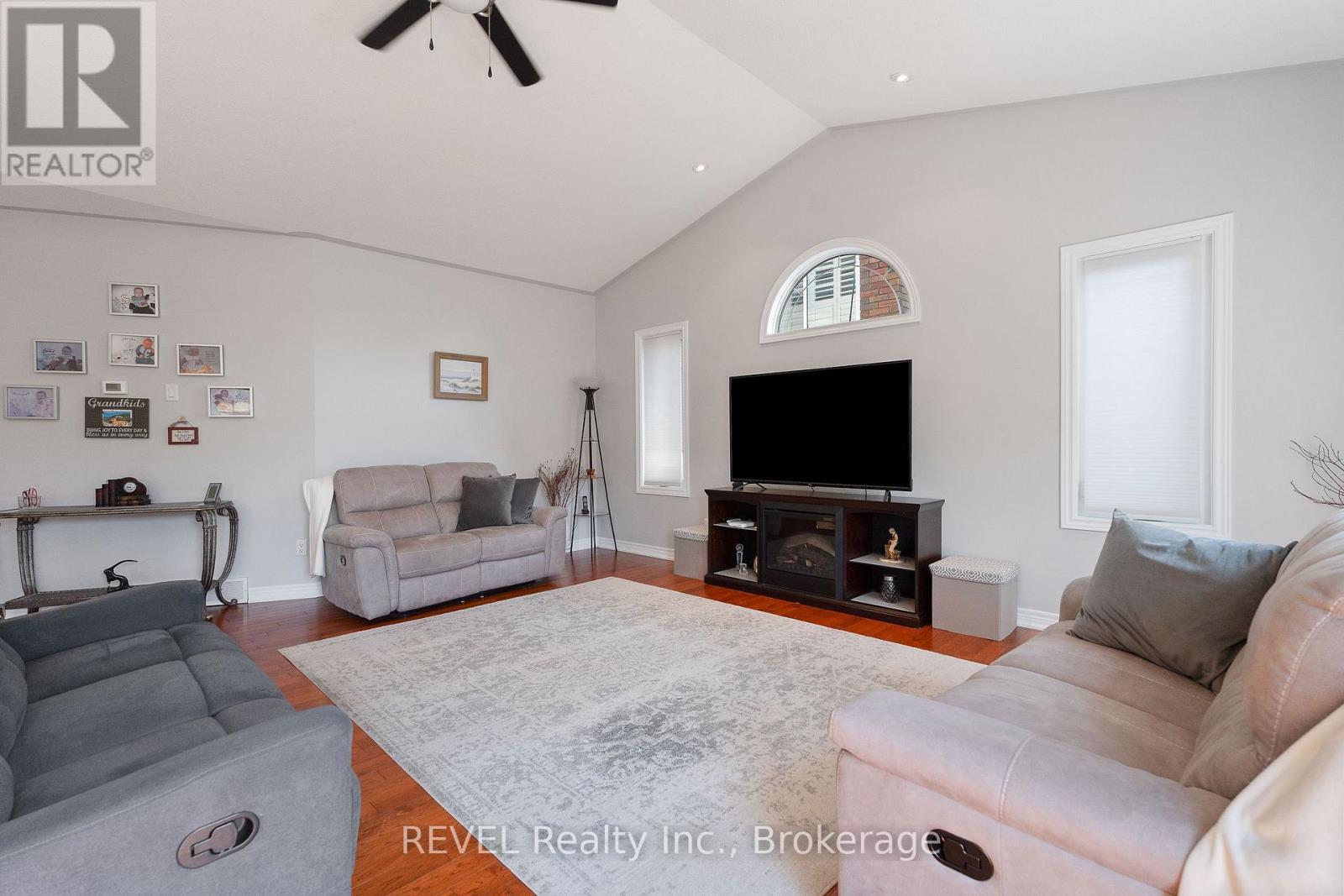 8028 Booth Street, Niagara Falls, Ontario  L2H 1E8 - Photo 14 - X12175709