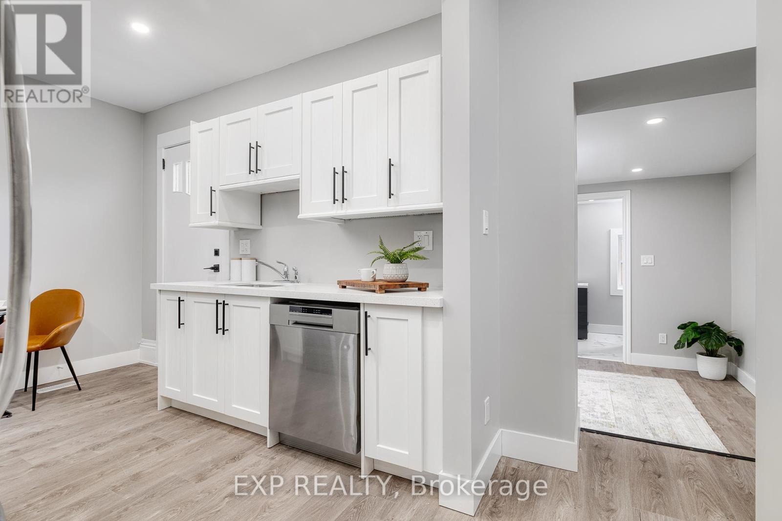 125 Cathcart Street, Hamilton, Ontario  L8L 5A1 - Photo 12 - X12175537