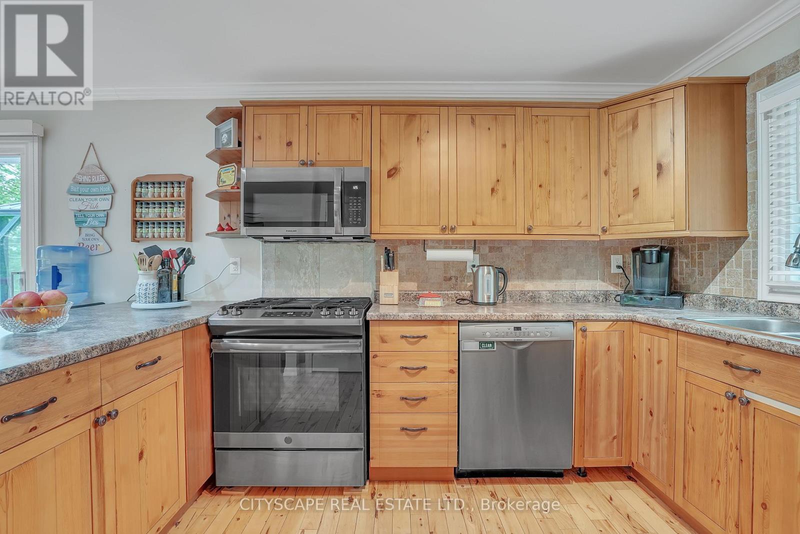 20 Robins Lane, Kawartha Lakes, Ontario  L0K 1W0 - Photo 12 - X12175334