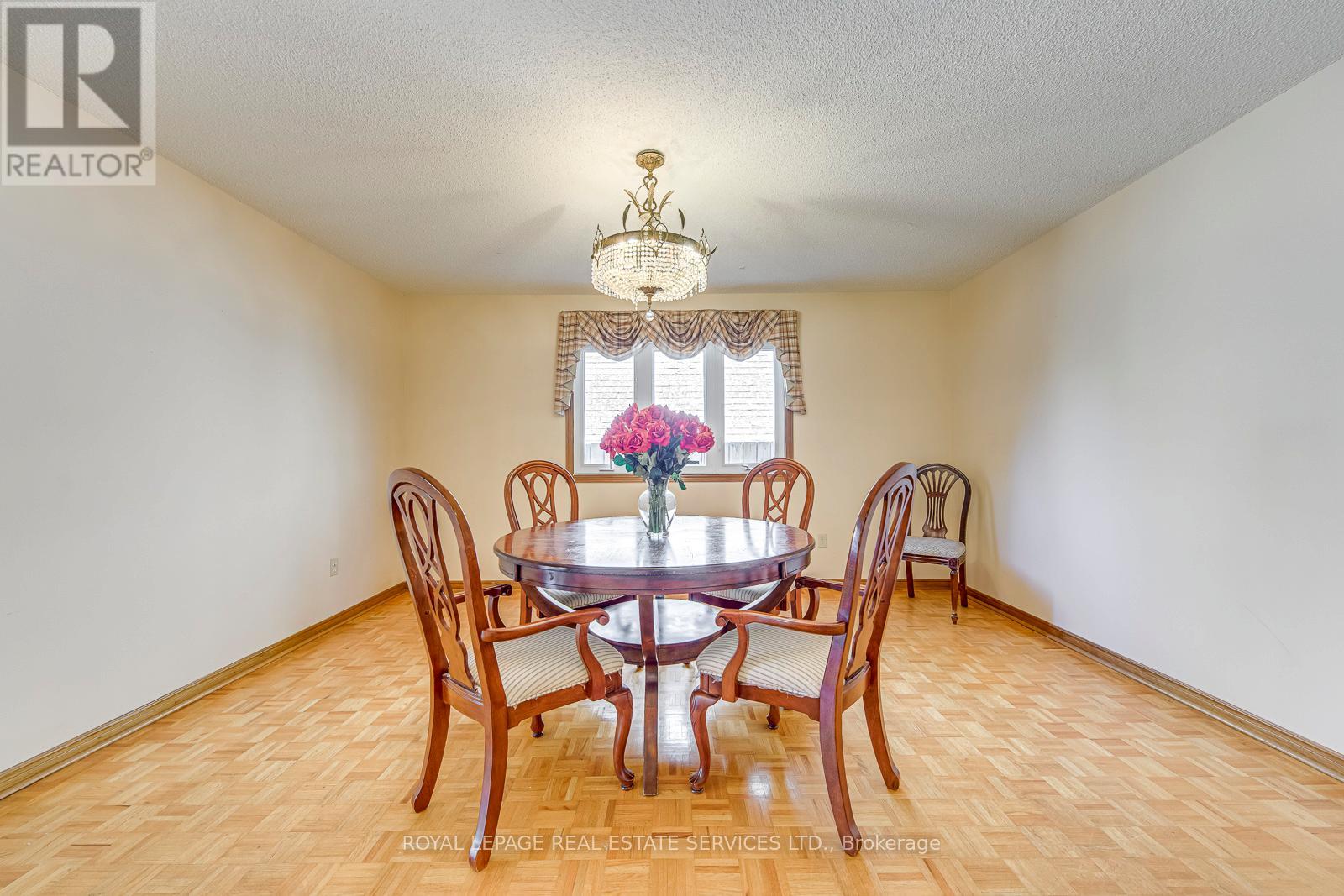 5464 Elgar Court, Mississauga, Ontario  L5M 5C9 - Photo 13 - W12175533
