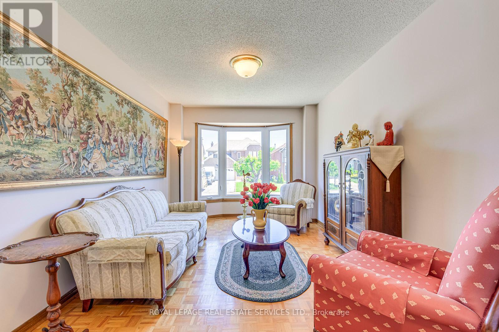 5464 Elgar Court, Mississauga, Ontario  L5M 5C9 - Photo 5 - W12175533