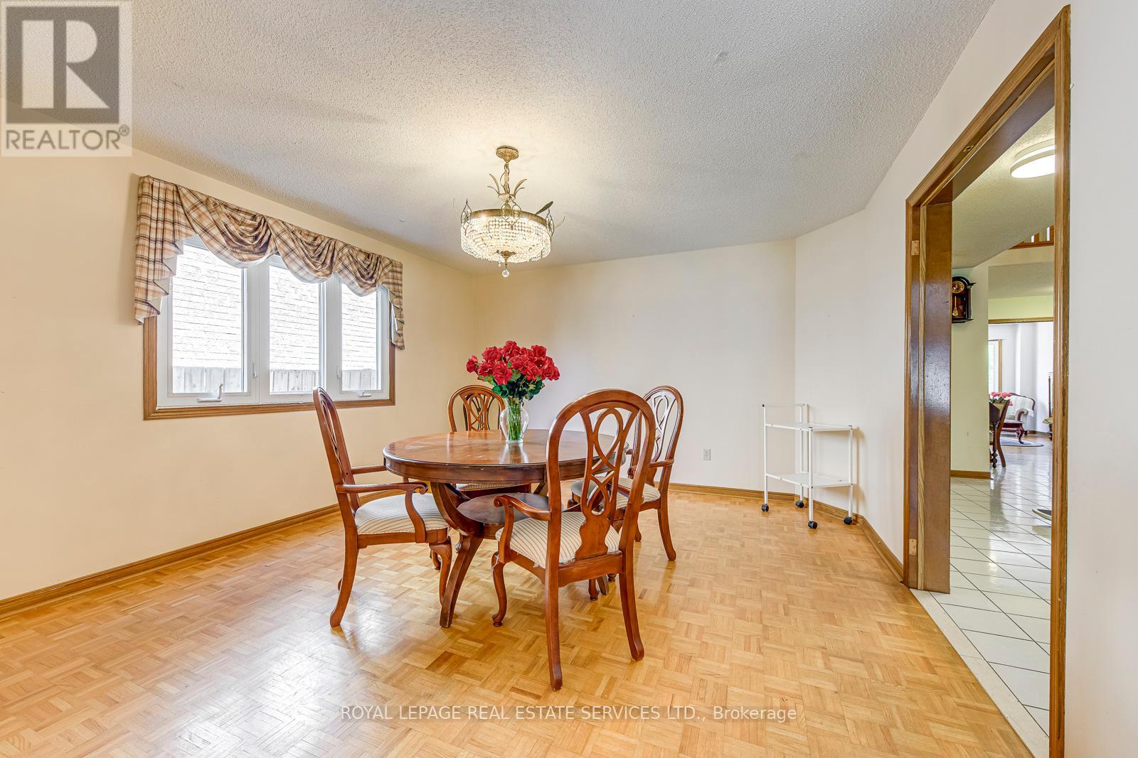 5464 Elgar Court, Mississauga, Ontario  L5M 5C9 - Photo 8 - W12175533
