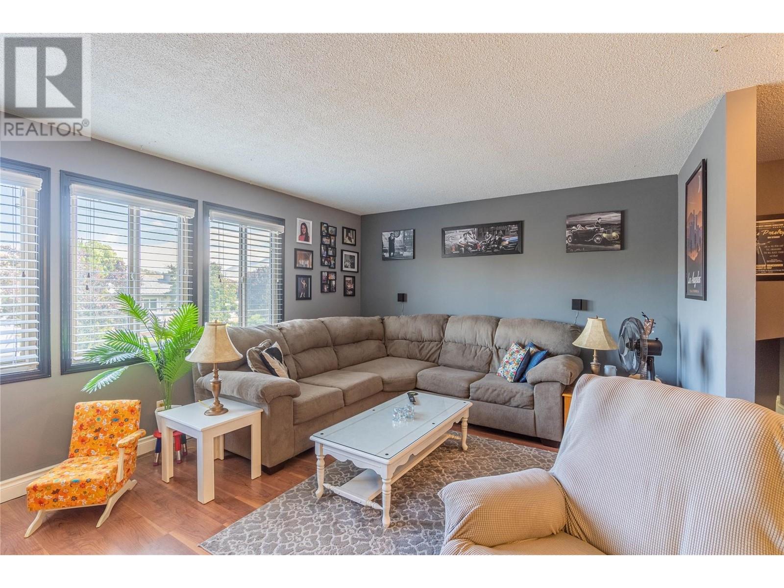600 CAMBRIDGE Crescent Unit# 10, Kamloops, BC V2B5B6