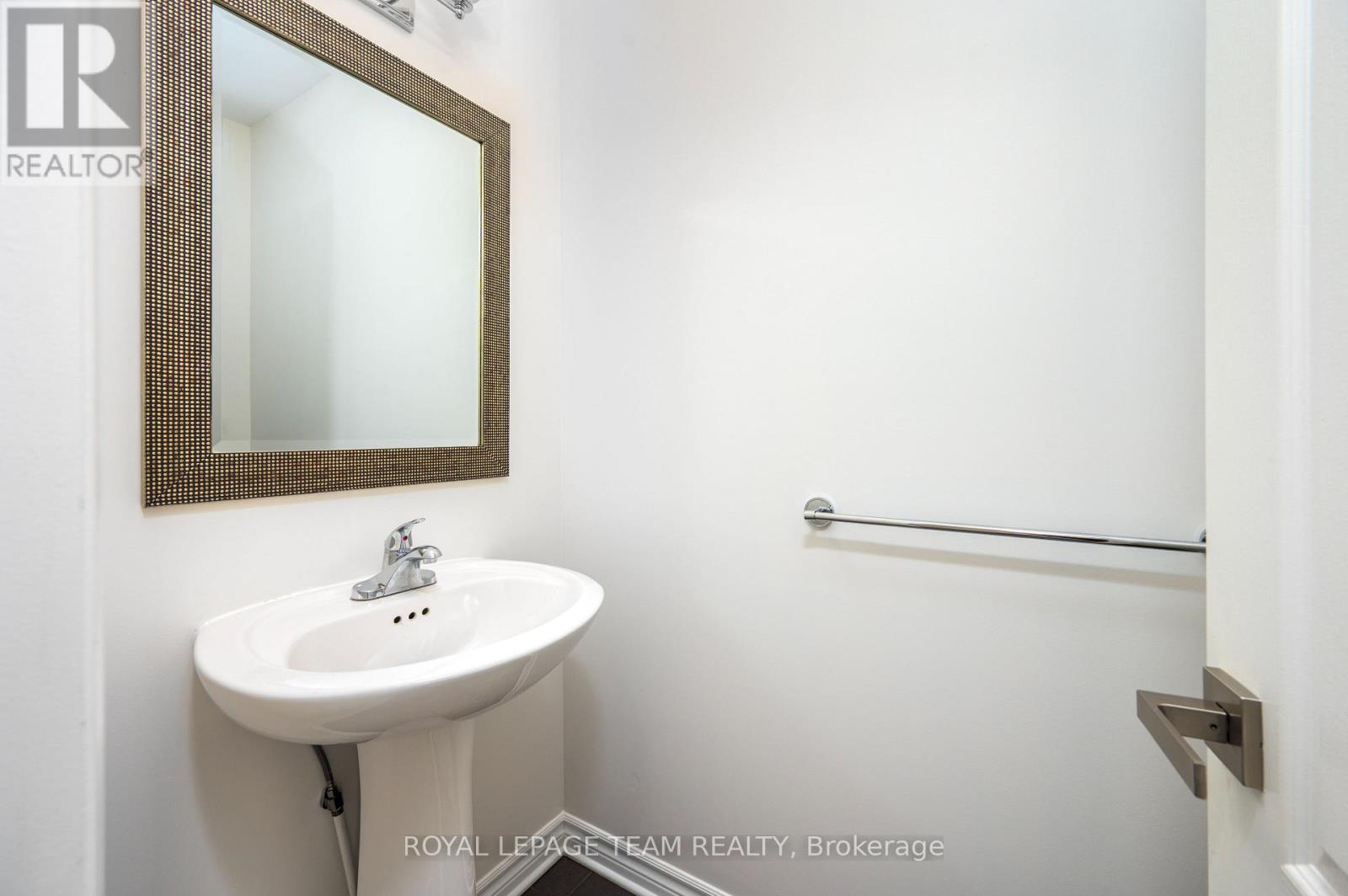 104 Helen Rapp Way, Ottawa, Ontario  K1T 0N4 - Photo 16 - X12175693