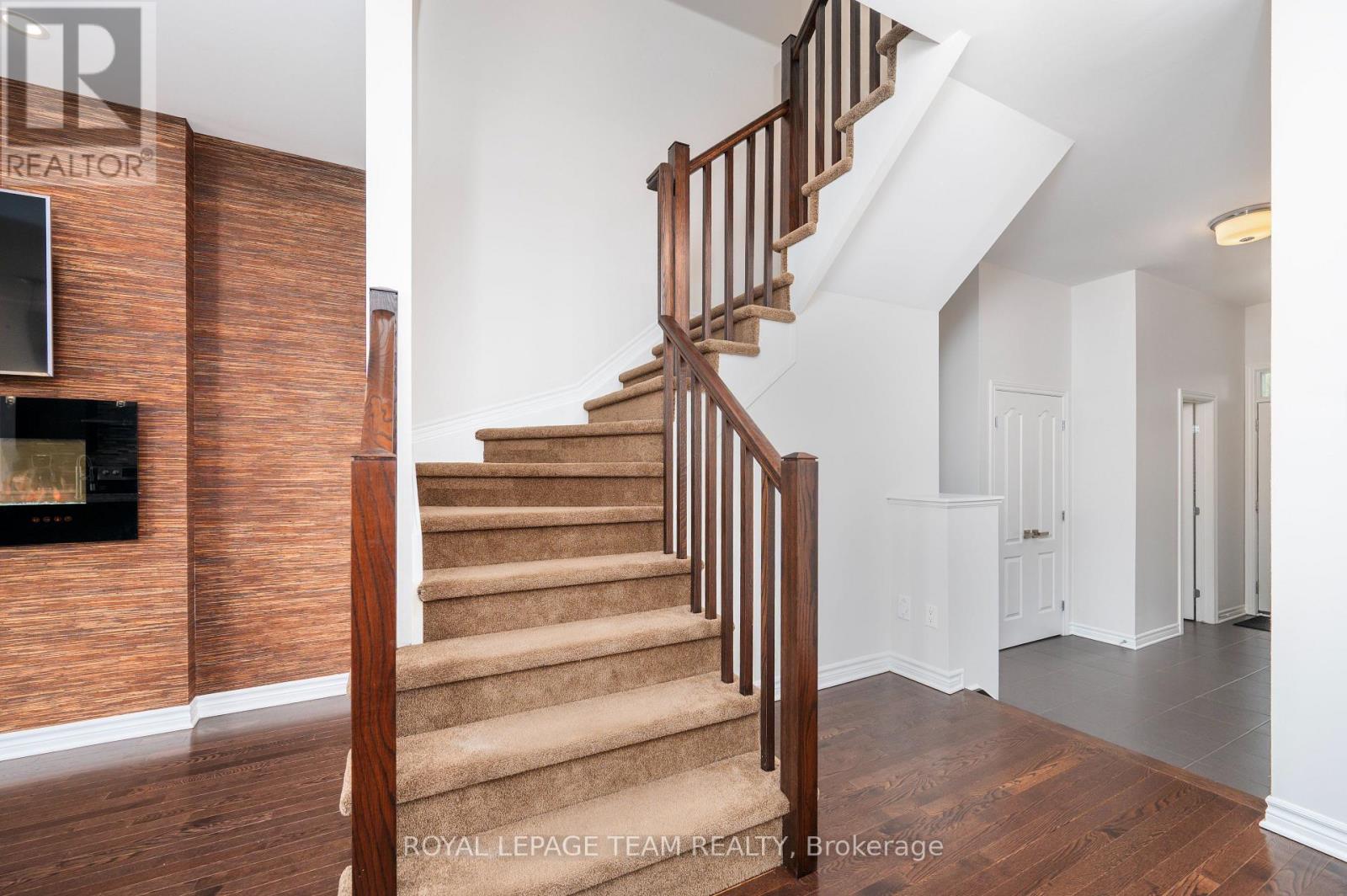 104 Helen Rapp Way, Ottawa, Ontario  K1T 0N4 - Photo 5 - X12175693