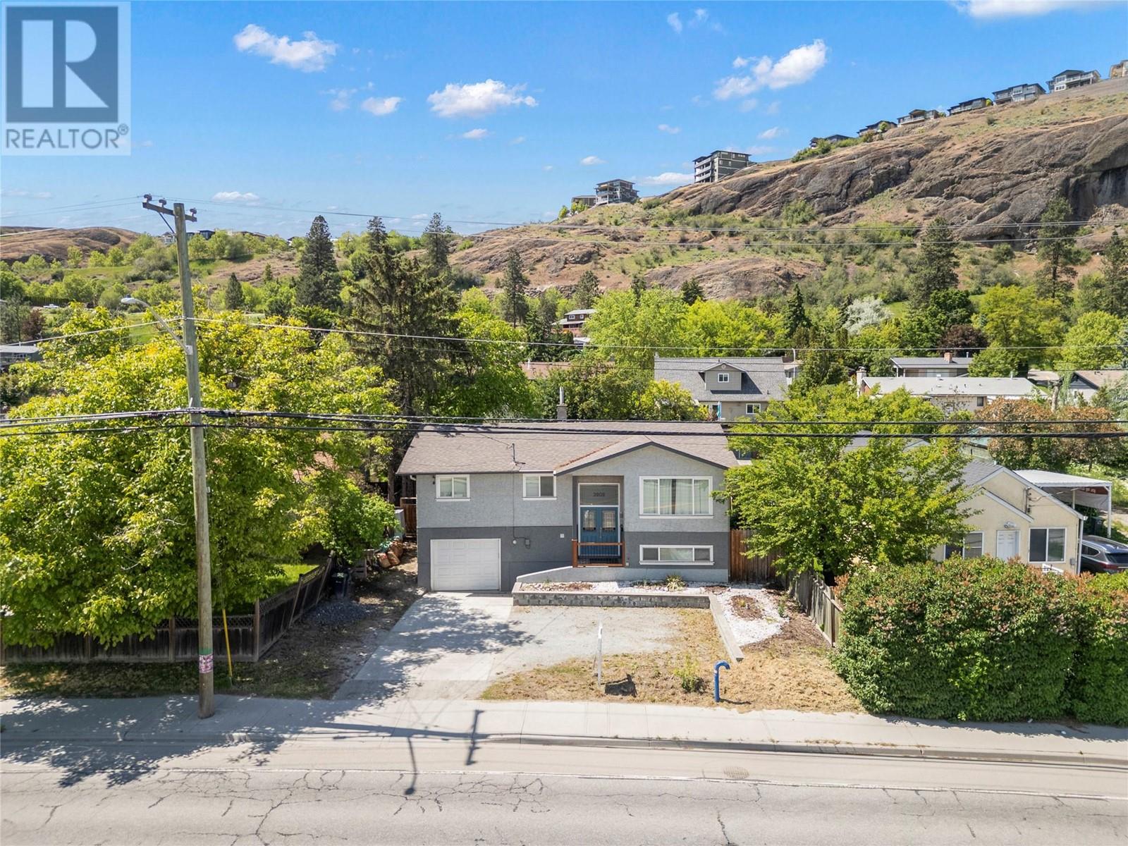 Property at 3808 Alexis Park Drive image 3