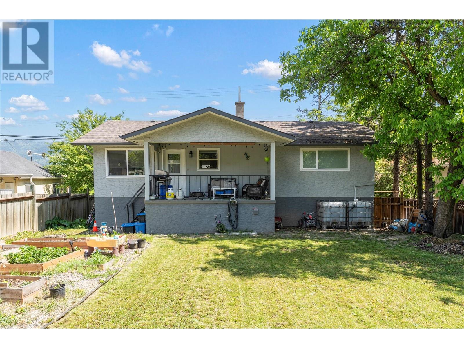 3808 Alexis Park Drive, Vernon, British Columbia  V1T 6G9 - Photo 4 - 10349464