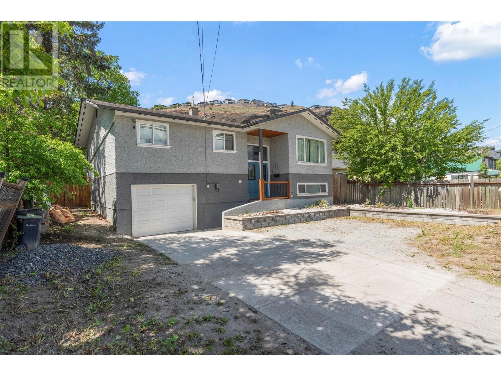 Property at 3808 Alexis Park Drive image 2