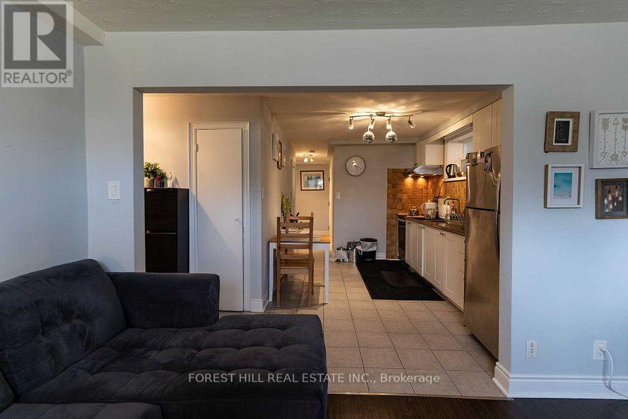1 - 42 Emerald Crescent, Toronto (New Toronto), Ontario  M8V 2B6 - Photo 6 - W12174328