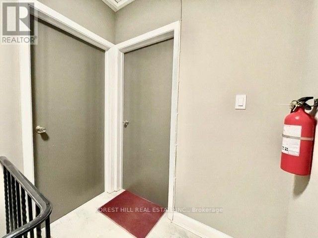 4 - 42 Emerald Crescent, Toronto, Ontario  M8V 2B6 - Photo 2 - W12174331