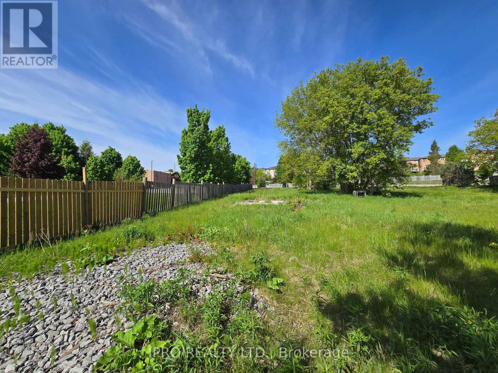 455 The Queensway S, Georgina, Ontario  L4P 2C9 - Photo 7 - N12158400