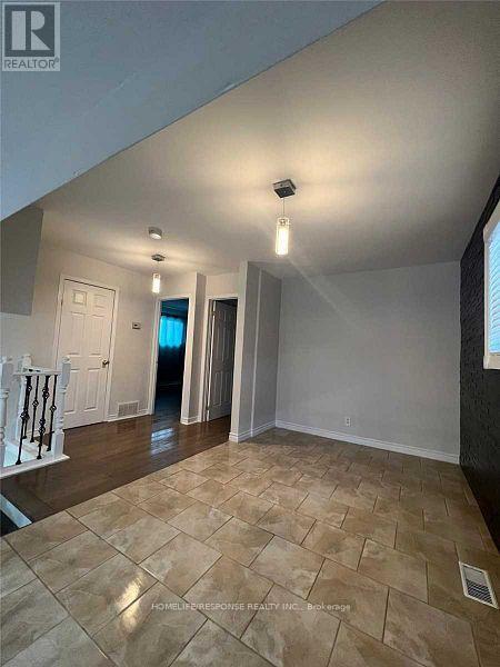 Upper - 7 Belleau Street, Hamilton, Ontario  L8J 1N1 - Photo 17 - X11955797