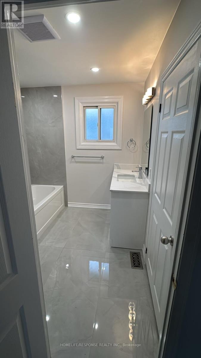 Upper - 7 Belleau Street, Hamilton, Ontario  L8J 1N1 - Photo 26 - X11955797