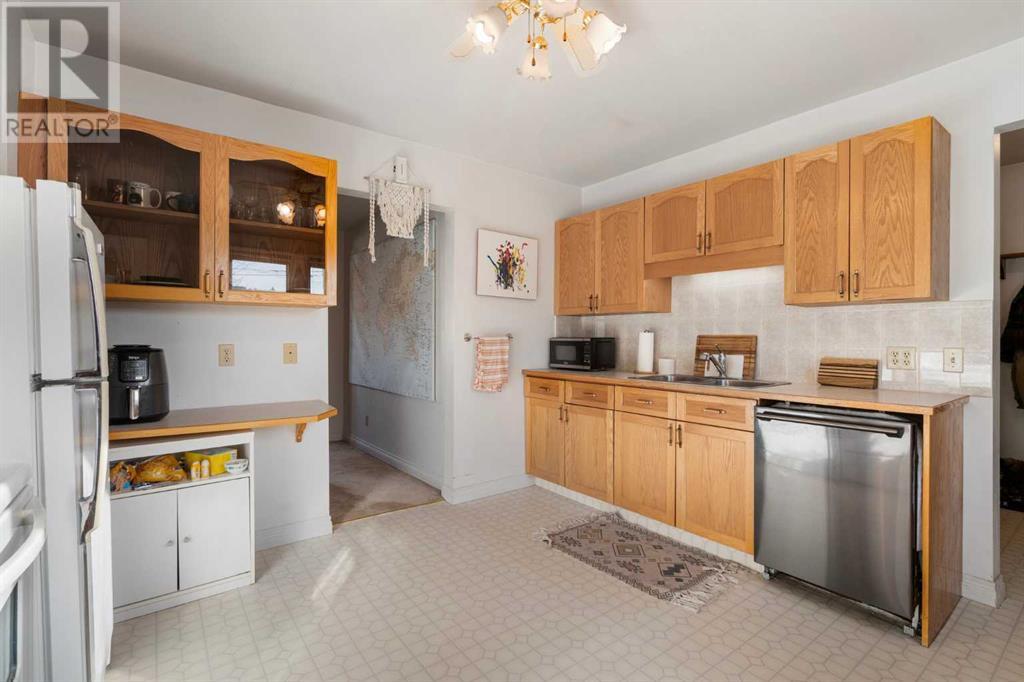 4327 20 Avenue Nw, Calgary, Alberta  T3B 0T4 - Photo 11 - A2190162