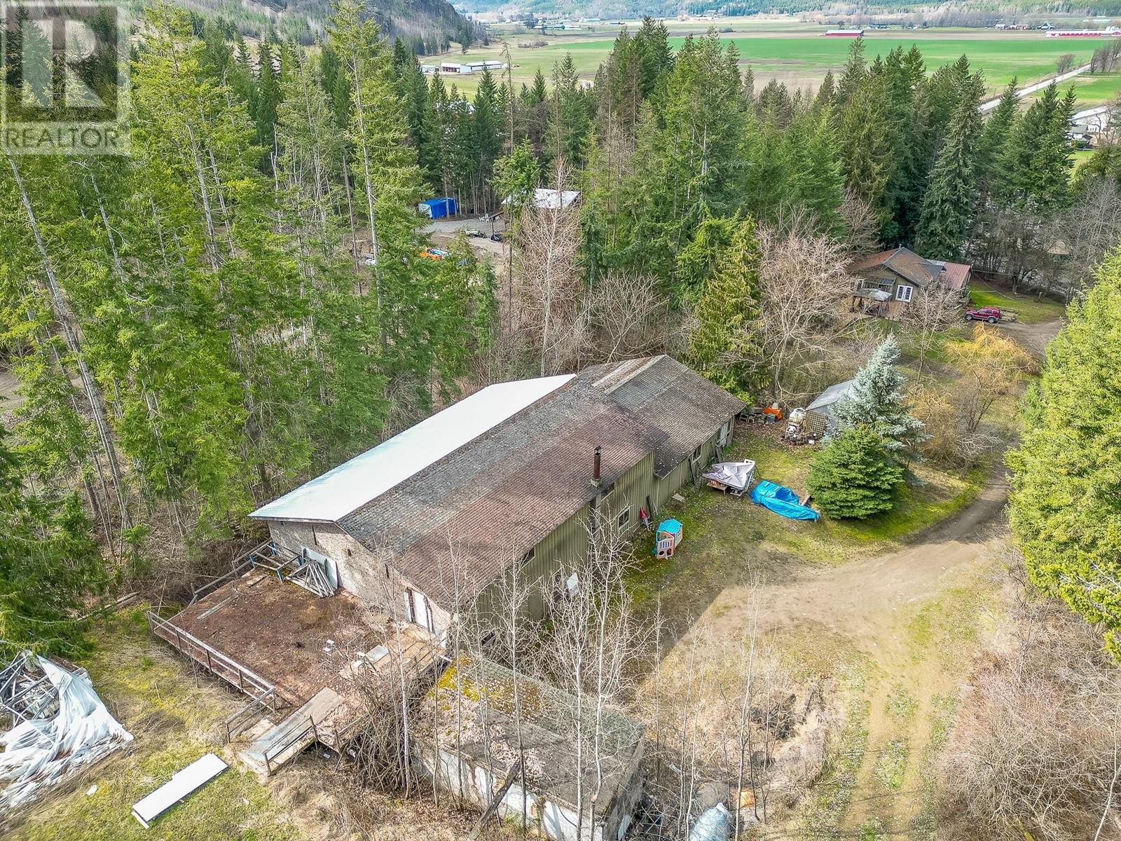 4850 Foothill Road SW, Salmon Arm, BC V1E3C2