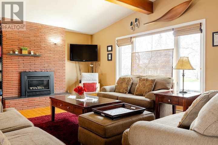 4116 Brisebois Drive Nw, Calgary, Alberta  T2L 2E7 - Photo 6 - A2208708