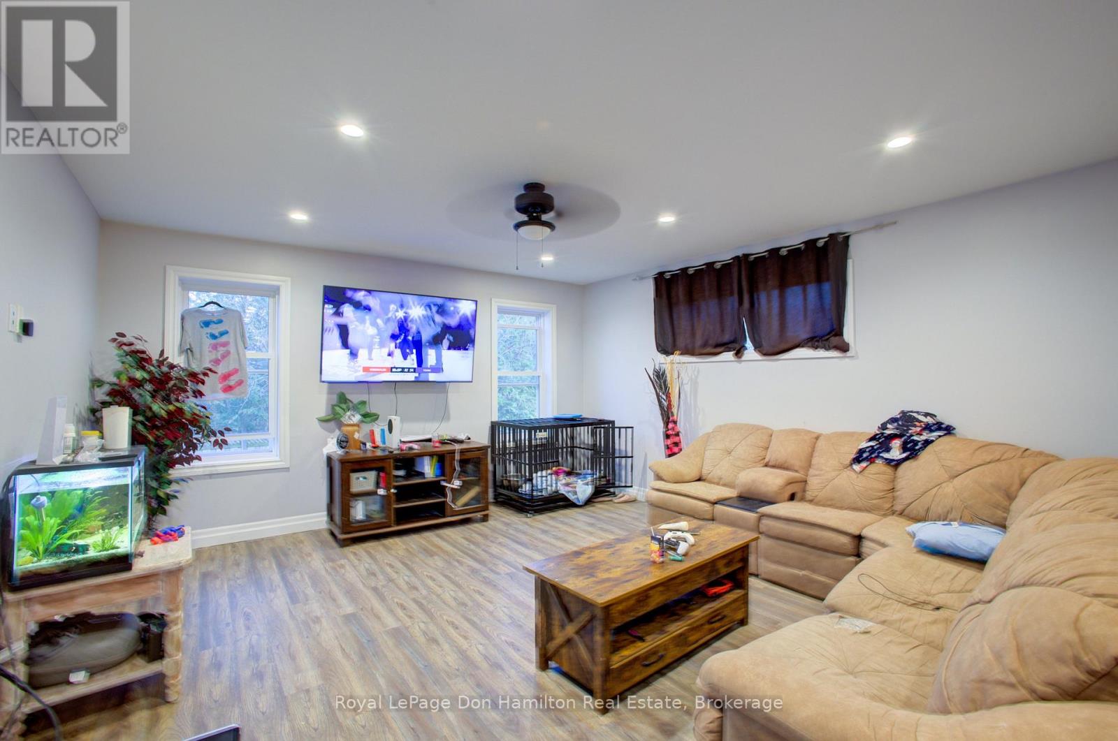 31 Pellister Street W, Minto, Ontario  N0G 1Z0 - Photo 5 - X12093147