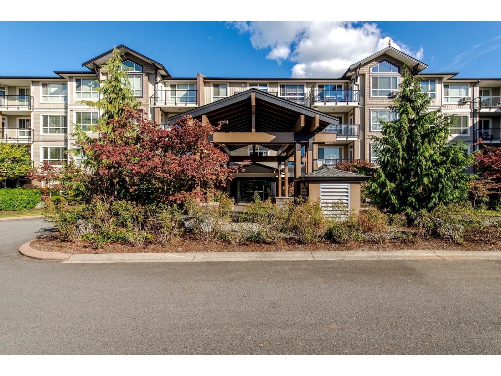 202 32729 Garibaldi Drive, Abbotsford, British Columbia  V2T 0A6 - Photo 2 - R3006826