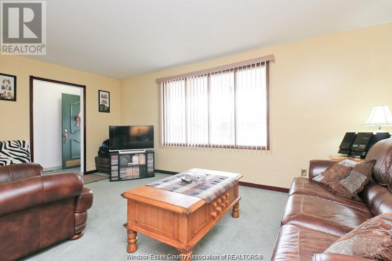 10342 Lonsdale Crescent, Windsor, Ontario  N8R 2E3 - Photo 2 - 25012889