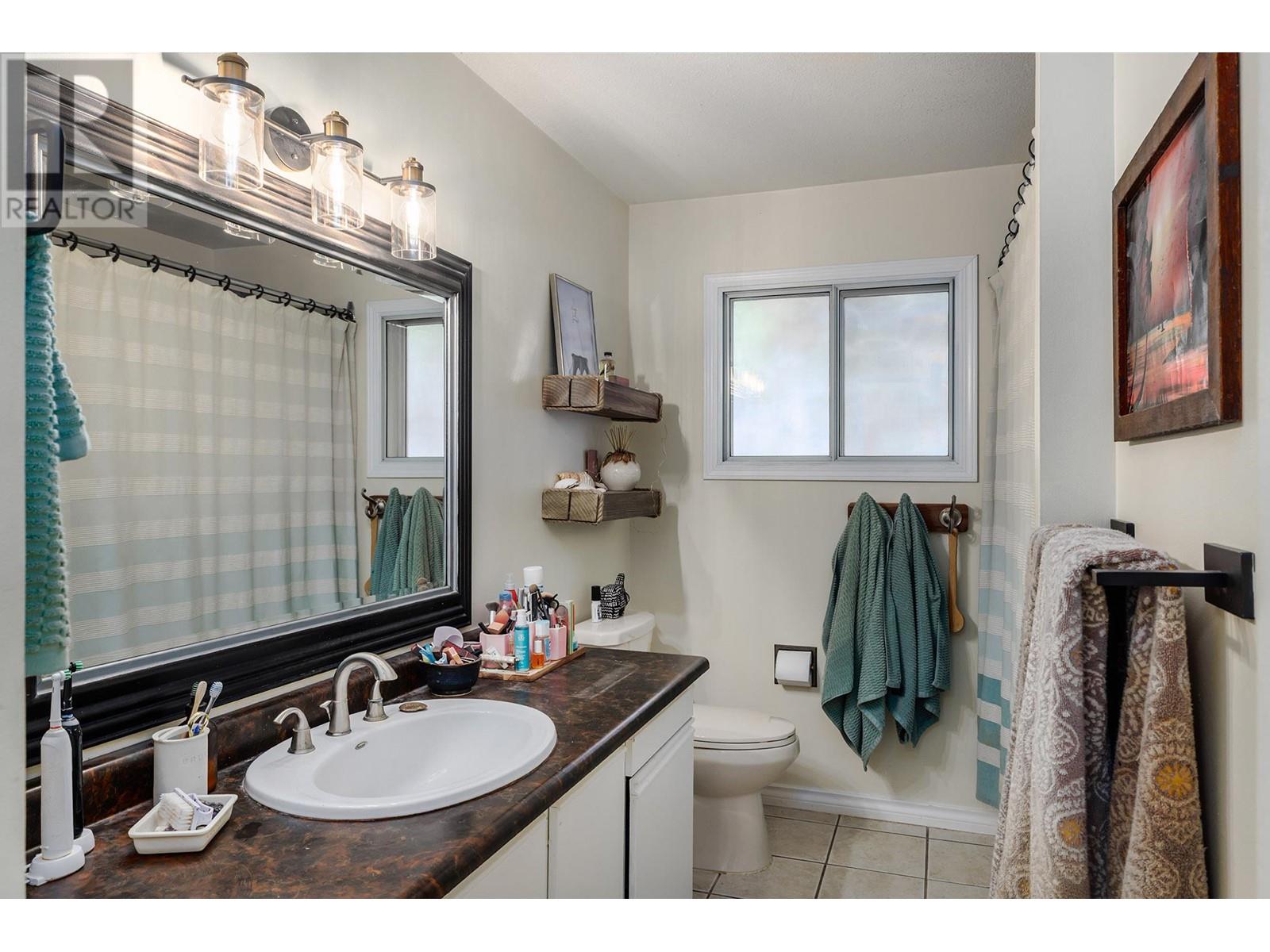 10556 Cheryl Road, Lake Country, BC V4V1W3