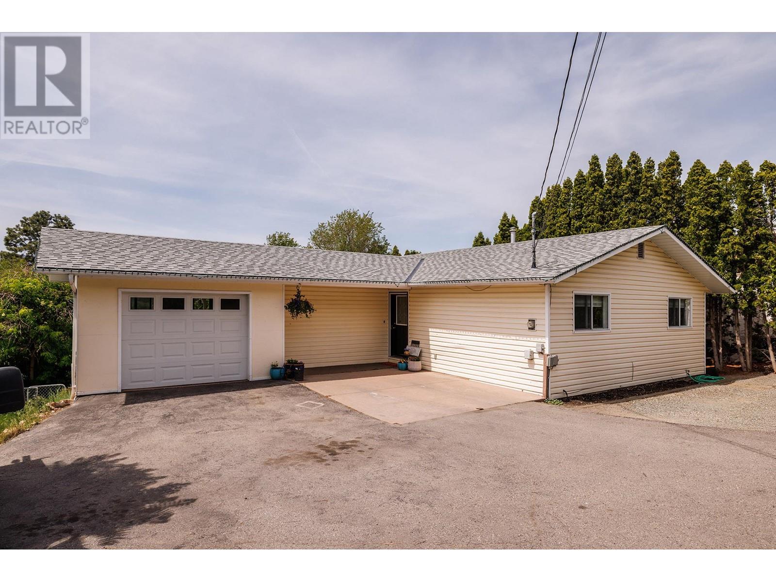 10556 Cheryl Road, Lake Country, British Columbia  V4V 1W3 - Photo 2 - 10349364