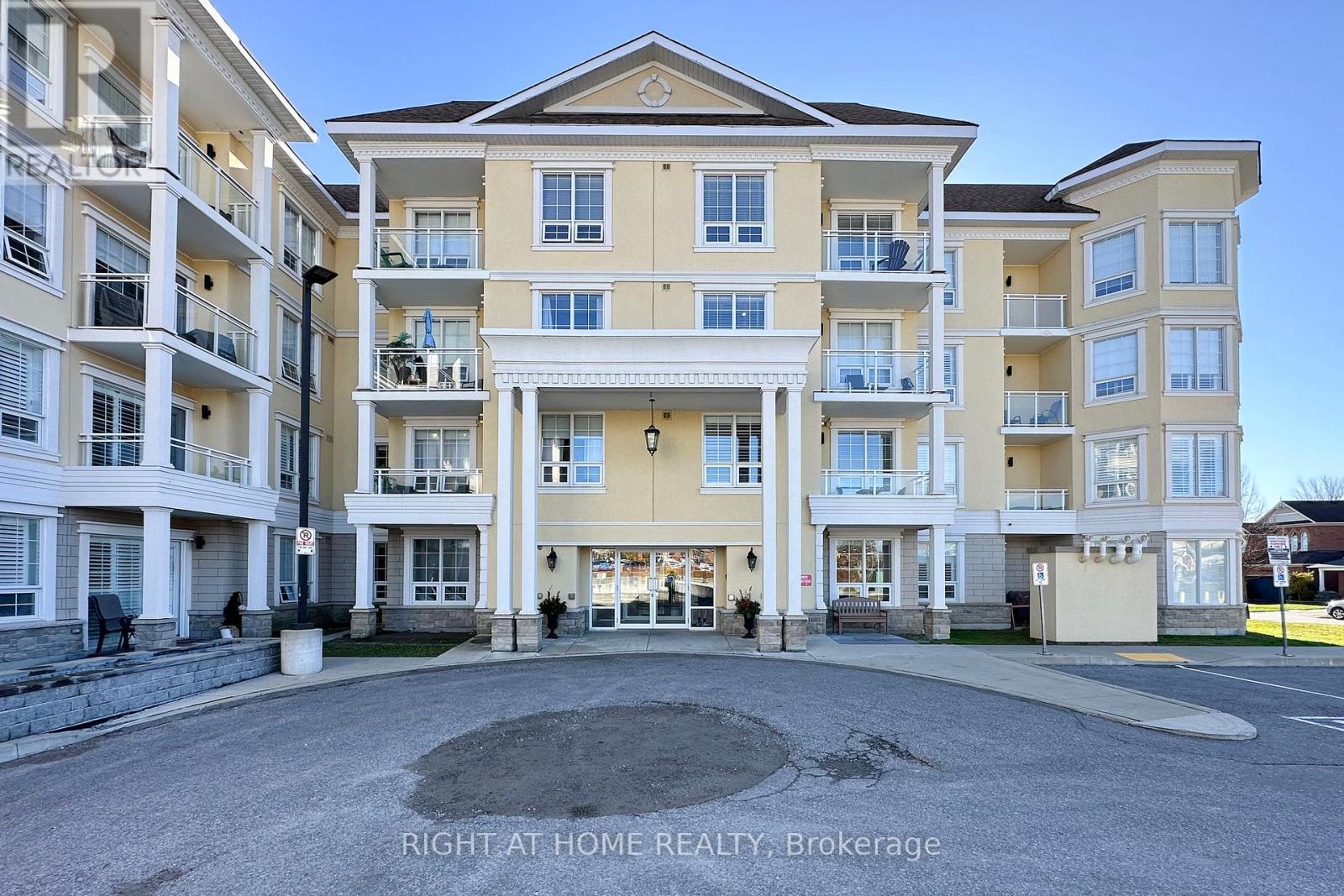 405 - 21 Brookhouse Drive, Clarington (Newcastle), Ontario  L1B 1N8 - Photo 2 - E12175860