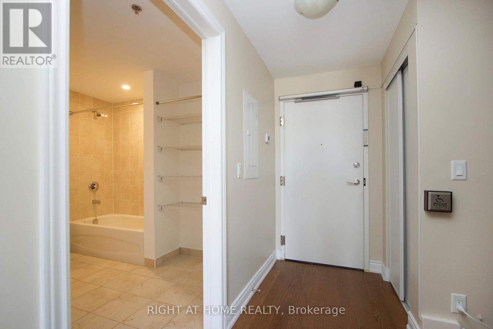 405 - 21 Brookhouse Drive, Clarington (Newcastle), Ontario  L1B 1N8 - Photo 6 - E12175860