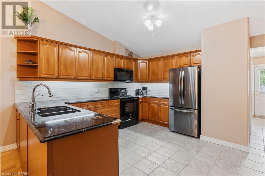 25 Cobden Court Unit# 10, Brantford, Ontario  N3R 8B5 - Photo 11 - 40730032