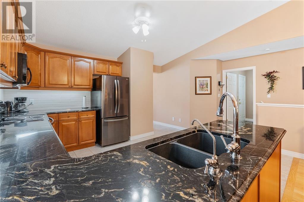 25 Cobden Court Unit# 10, Brantford, Ontario  N3R 8B5 - Photo 12 - 40730032