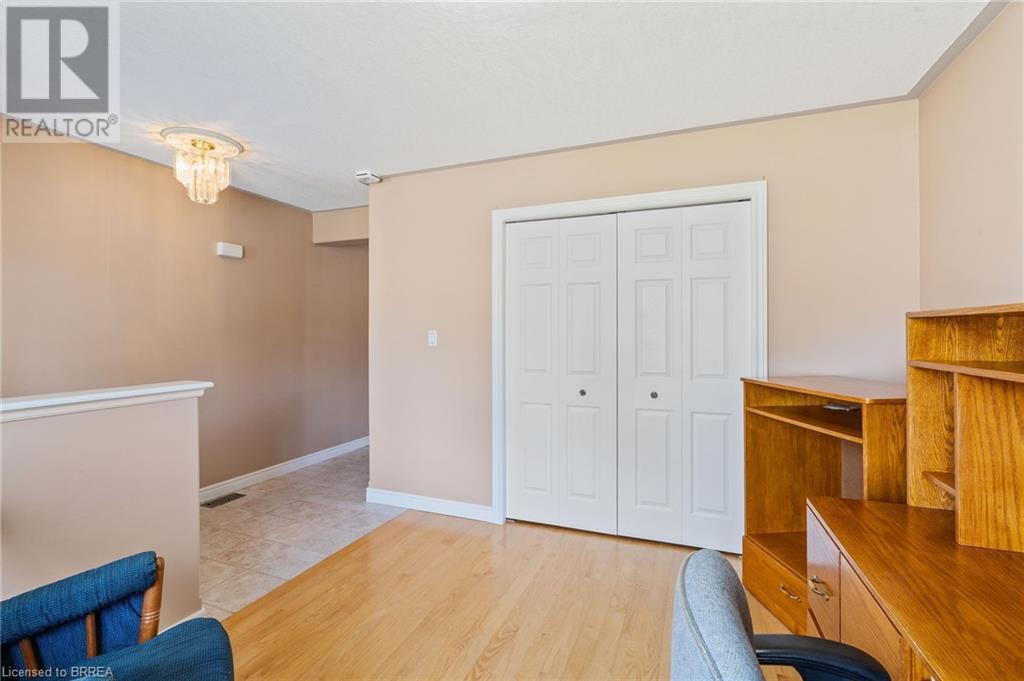 25 Cobden Court Unit# 10, Brantford, Ontario  N3R 8B5 - Photo 10 - 40730032