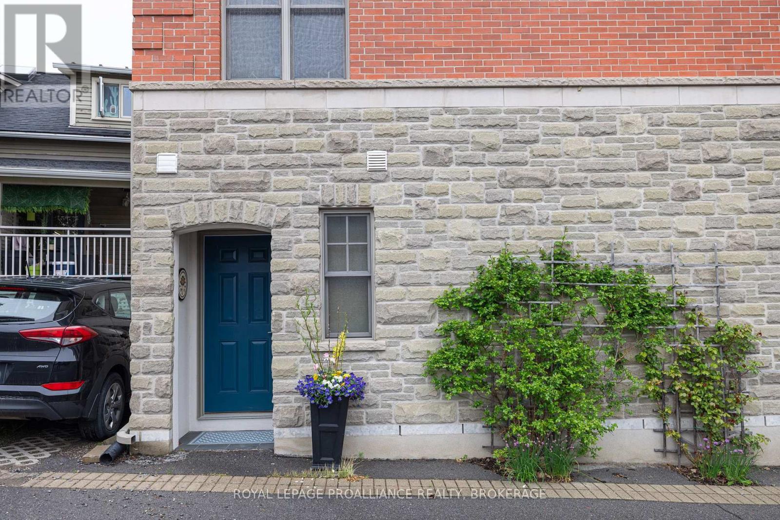 300 Wellington Street, Kingston (East Of Sir John A. Blvd), Ontario  K7K 2Z3 - Photo 7 - X12175910
